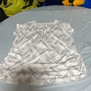 Women’s White Geo-Print Short Sleeve Top with Zip Detail